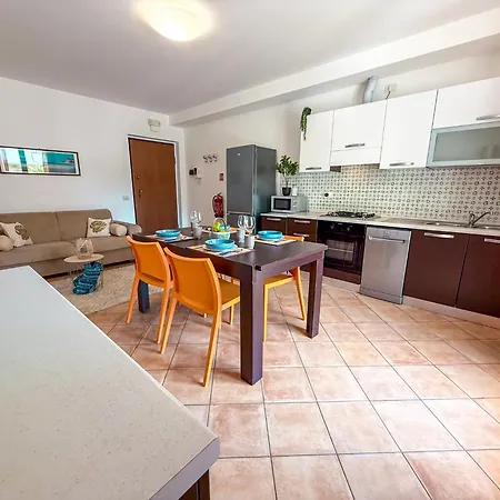 A 40 Mt Dal Mare, Vista Mare Rifa791 Apartment *